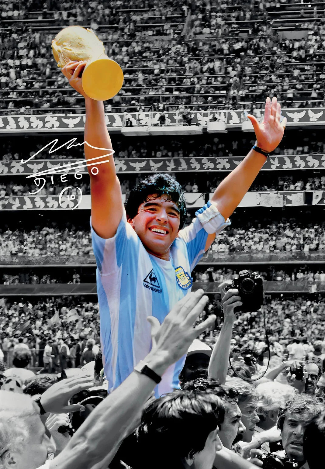 Iconic Football Player Poster - Room Decor Must-Have